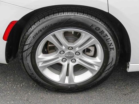 Used 2022 Dodge Charger SXT w/ Leather Interior Group image 11