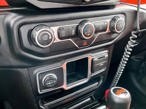 Used 2019 Jeep Wrangler Sport AWD/4WD image 31