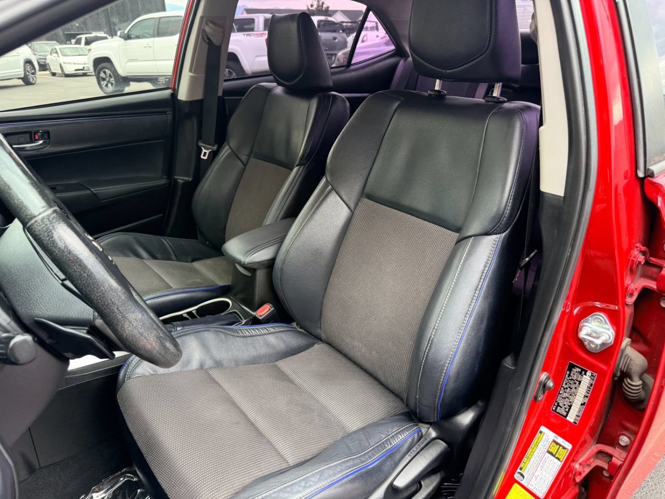 Used 2017 Toyota Corolla SE w/ Carpet Mat Package (TMS) FWD image 17