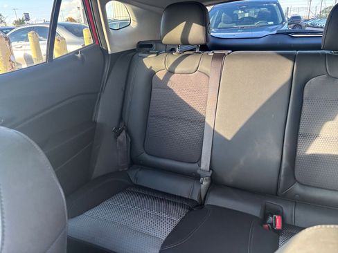 Used 2025 Chevrolet Trax LT image 37