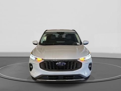 Used 2025 Ford Escape SE image 3