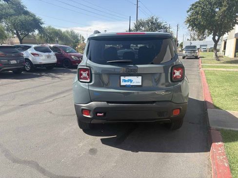 Used 2017 Jeep Renegade Trailhawk image 5