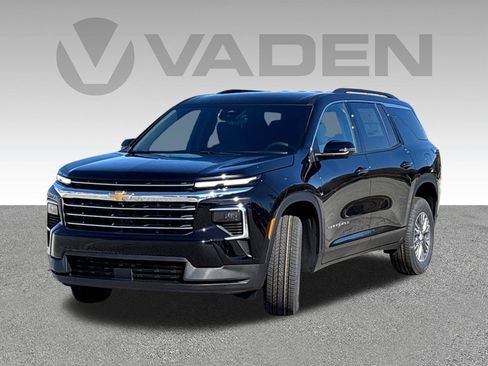New 2026 Chevrolet Traverse LT w/ Driver Confidence Package FWD image 3
