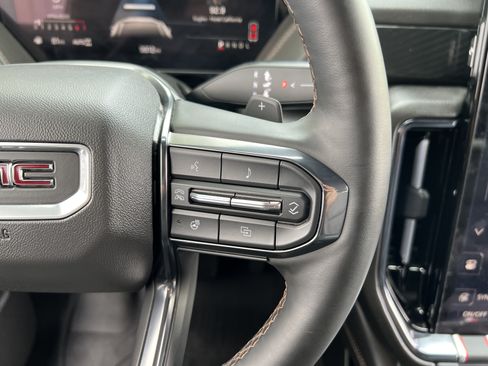 Used 2025 GMC Yukon AT4 w/ AT4 Premium Package AWD/4WD image 33