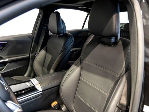 Used 2025 Mercedes-Benz C 300 Sedan image 13