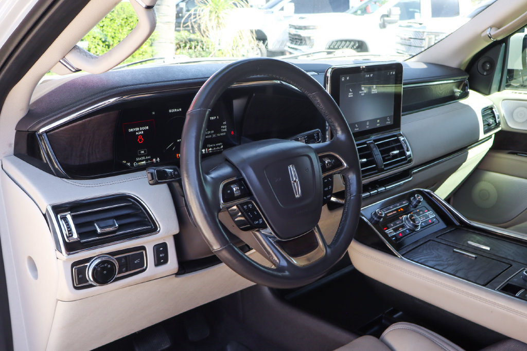 Used 2021 Lincoln Navigator Reserve AWD/4WD image 21