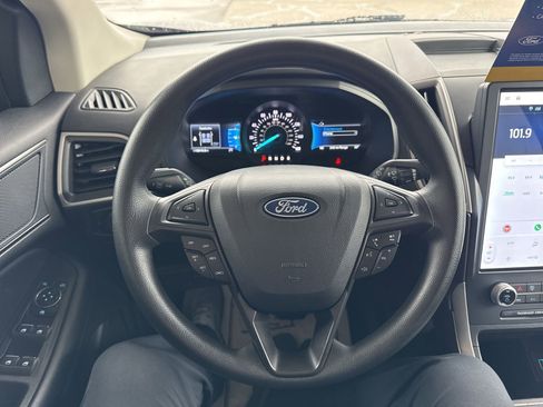 Certified 2023 Ford Edge SE w/ Black Appearance Package image 25