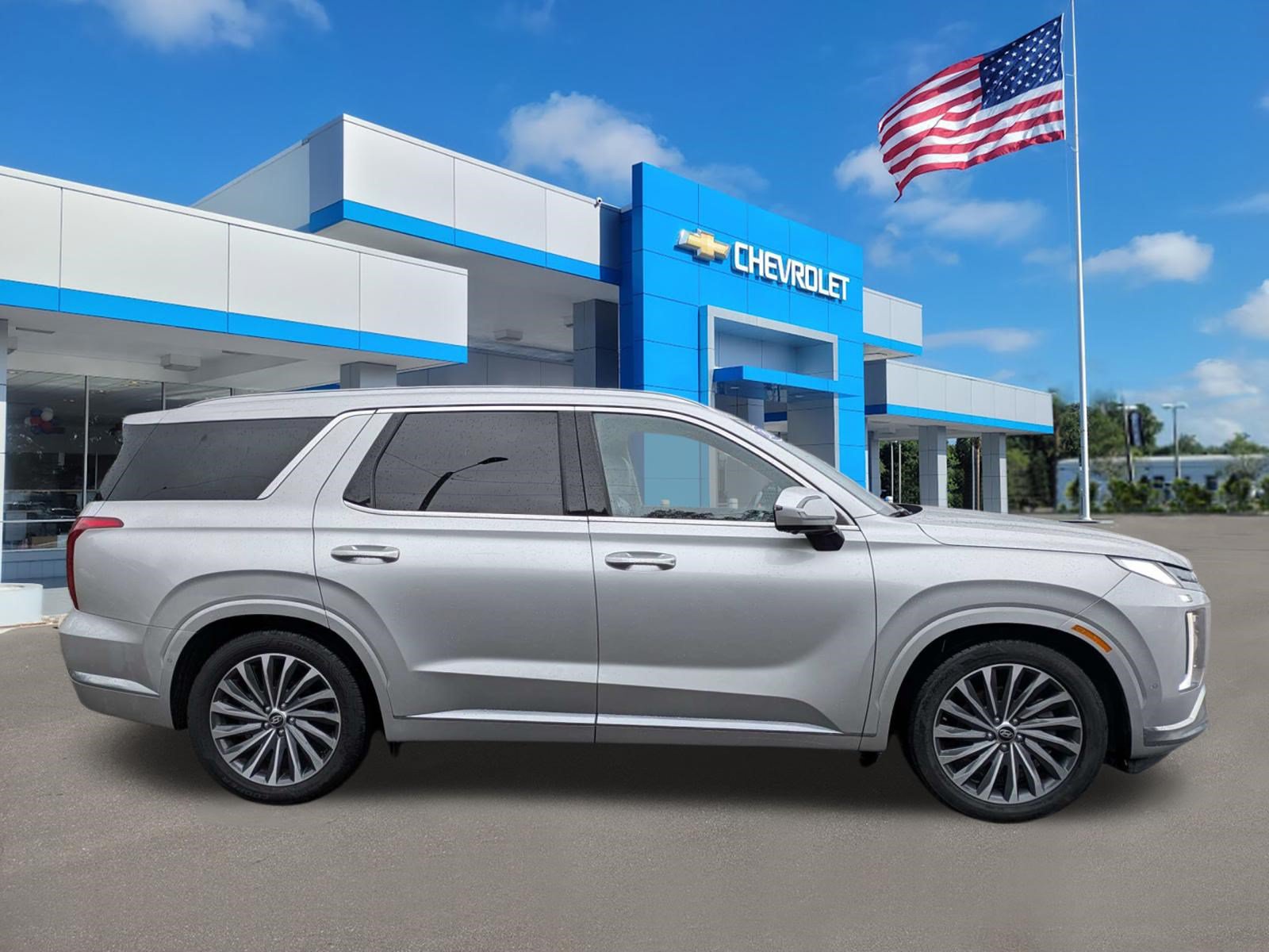 Used 2024 Hyundai Palisade Calligraphy AWD/4WD image 2