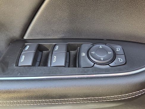Used 2023 Buick Envision Preferred FWD image 23