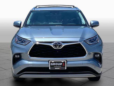 Used 2021 Toyota Highlander Platinum AWD/4WD image 4