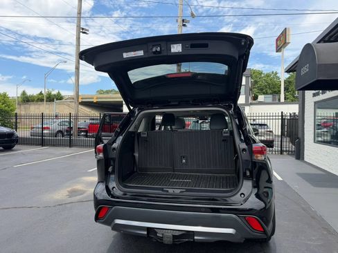 Used 2022 Toyota Highlander Limited AWD/4WD image 10