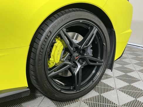 Used 2022 Chevrolet Corvette Stingray Premium Conv w/ Z51 Performance Package image 6