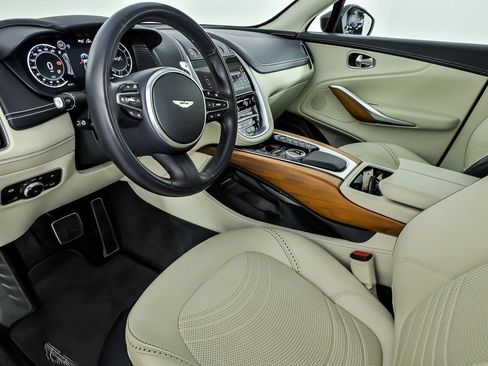 Used 2022 Aston Martin DBX AWD/4WD image 19
