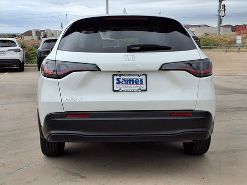 New 2026 Honda HR-V LX image 6