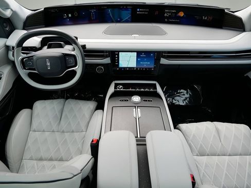 Certified 2025 Lincoln Navigator L Black Label w/ Black Label Special Edition image 14