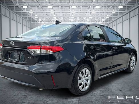 Used 2020 Toyota Corolla LE FWD image 5
