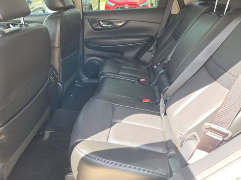 Used 2020 Nissan Rogue SL w/ Premium Package FWD image 13