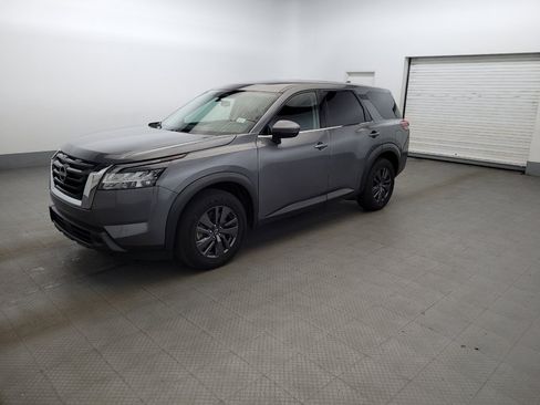 Used 2022 Nissan Pathfinder S AWD/4WD image 2
