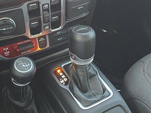 Used 2024 Jeep Gladiator Sport AWD/4WD image 11
