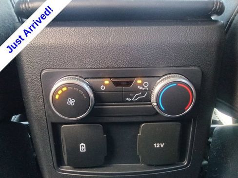 Used 2021 Ford Explorer XLT AWD/4WD image 26