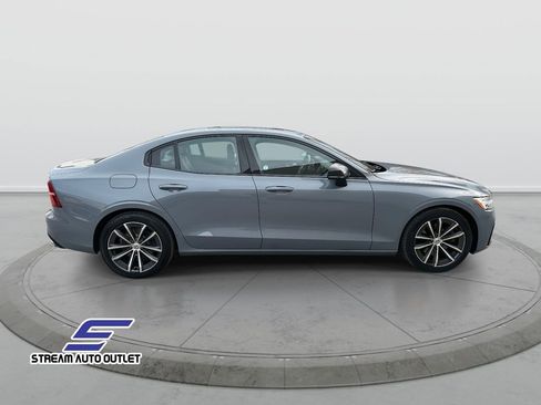 Used 2022 Volvo S60 B5 Inscription image 5