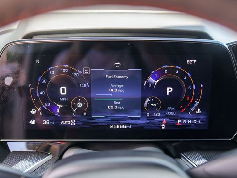 Used 2025 Chevrolet Tahoe RST w/ RST Performance Edition image 11