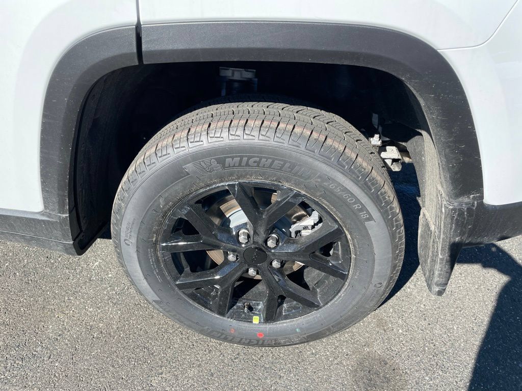 New 2026 Jeep Grand Cherokee Altitude AWD/4WD image 7