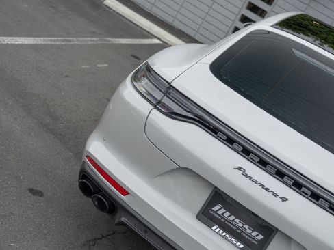 Used 2023 Porsche Panamera 4 Platinum Edition w/ Assistance Package image 26