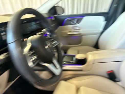 Used 2023 Mercedes-Benz GLA 250 w/ Premium Package image 18
