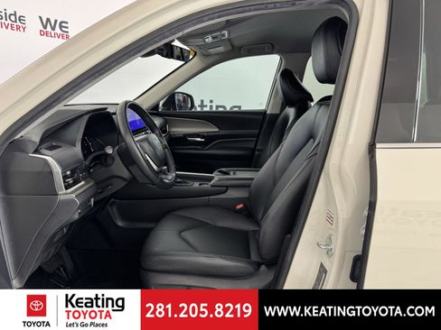 Certified 2024 Toyota Grand Highlander XLE image 16