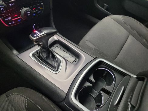 Used 2022 Dodge Charger SXT RWD image 26