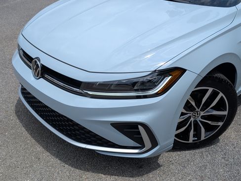 Used 2025 Volkswagen Jetta SE w/ Sunroof Package FWD image 18