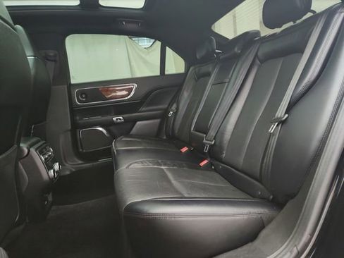 Used 2018 Lincoln Continental Reserve image 22
