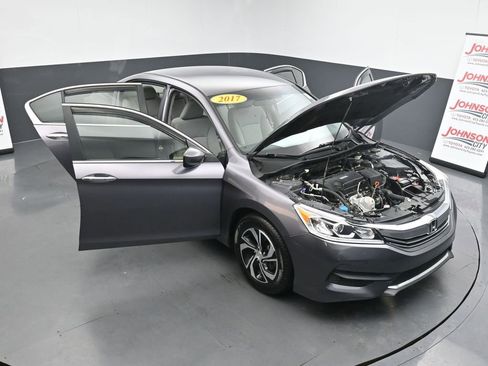 Used 2017 Honda Accord LX image 39