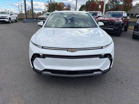 New 2026 Chevrolet Equinox EV LT image 8