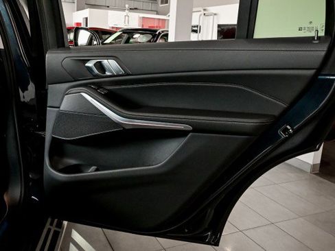 Used 2022 BMW X7 xDrive40i w/ Premium Package image 27