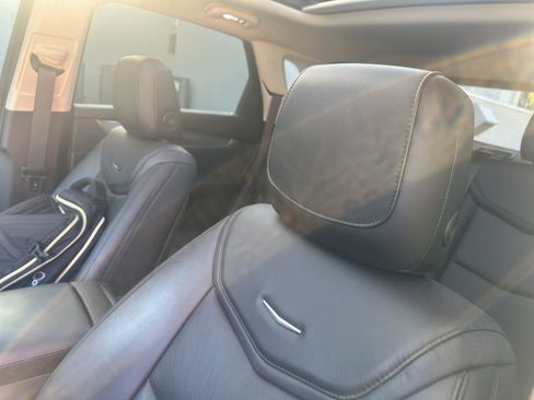 Used 2019 Cadillac XT5 Luxury w/ LPO, Radiant Package AWD/4WD image 7