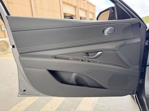 Certified 2025 Hyundai Elantra Sport image 20