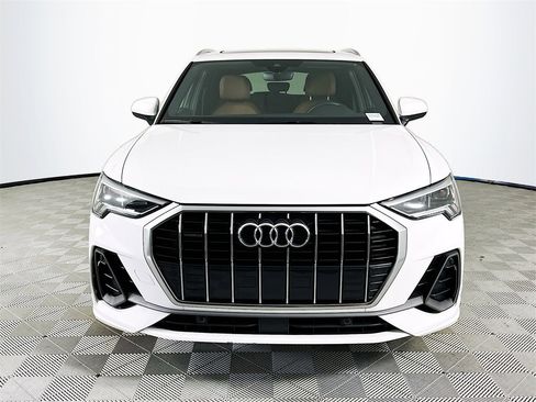 Used 2020 Audi Q3 2.0T Premium Plus w/ Premium Plus Package image 2