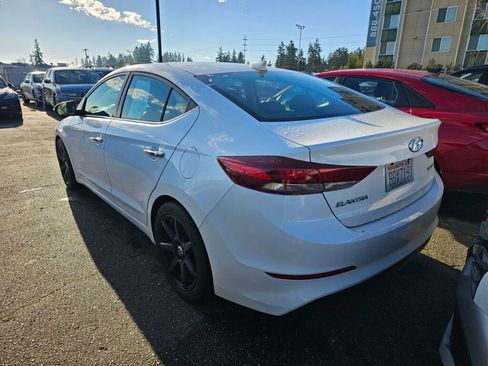 Used 2017 Hyundai Elantra Limited image 5