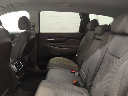Used 2019 Hyundai Santa Fe SE image 18