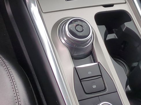 Used 2022 Ford Explorer XLT w/ Equipment Group 202A image 24