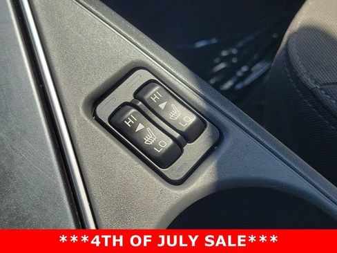 Used 2025 Subaru Crosstrek 2.5i Premium AWD/4WD image 17