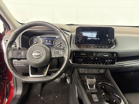 Used 2023 Nissan Rogue SL w/ SL Premium Package image 3