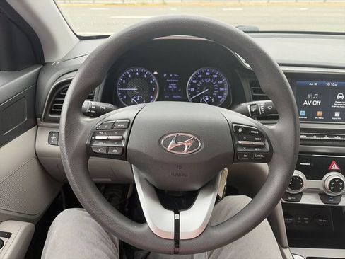 Used 2019 Hyundai Elantra SEL FWD image 14