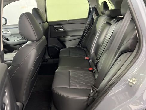 New 2025 Nissan Rogue Platinum w/ Platinum Premium Package image 11