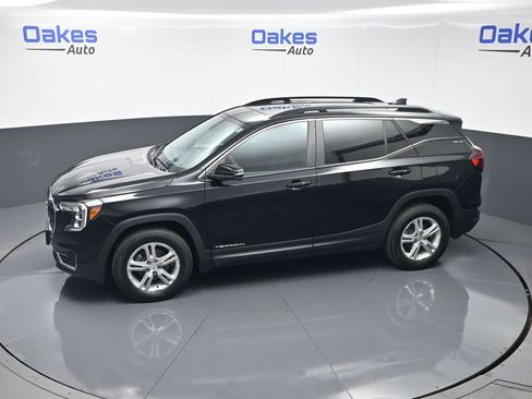 Used 2023 GMC Terrain SLE w/ Driver Convenience Package image 50