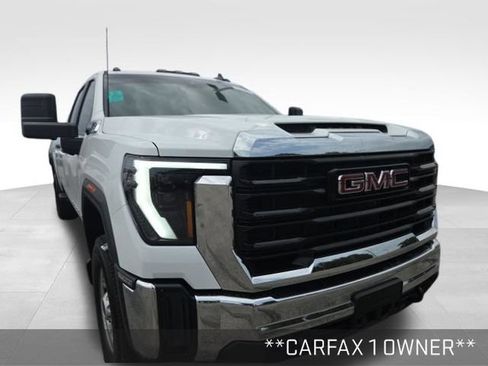 Used 2024 GMC Sierra 2500 Pro AWD/4WD image 2