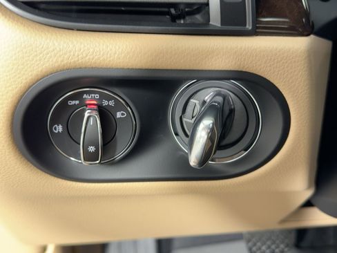 Used 2026 Porsche Macan image 23