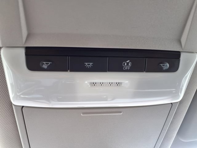 Used 2023 Nissan Rogue S AWD/4WD image 29